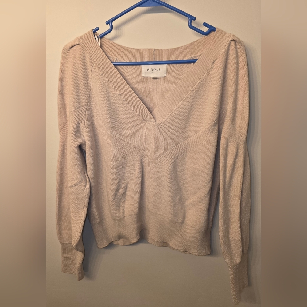 Pinque Women's V-Neck Cream Sweater